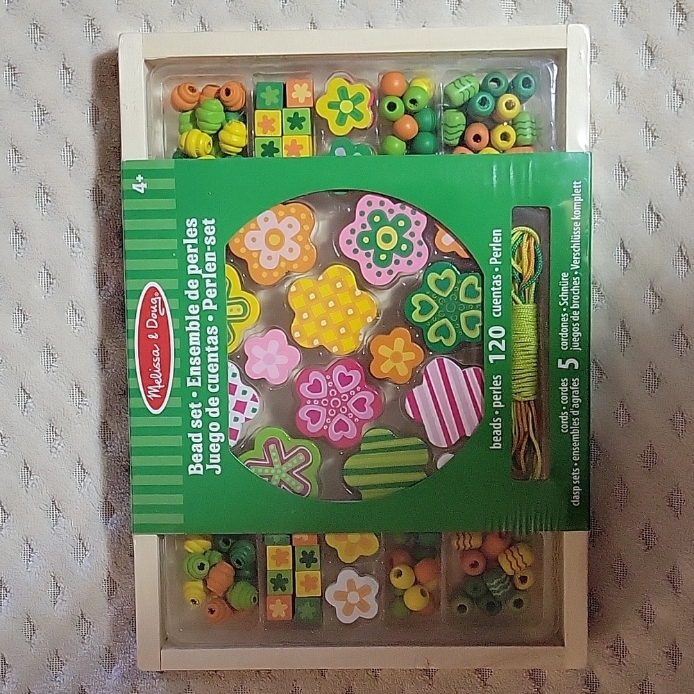 MELISSA & DOUG BEAD SET